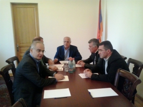 В НС состоялась внеочередная рабочая встреча невластной «тройки»